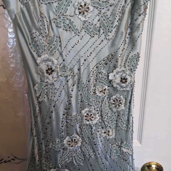 STUNNING SILK Gown | M | Beaded & Sequined | Floral Appliques | ICE BLUE | EVC - Picture 14 of 16